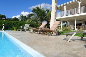 Appartement de charme dans villa avec piscine